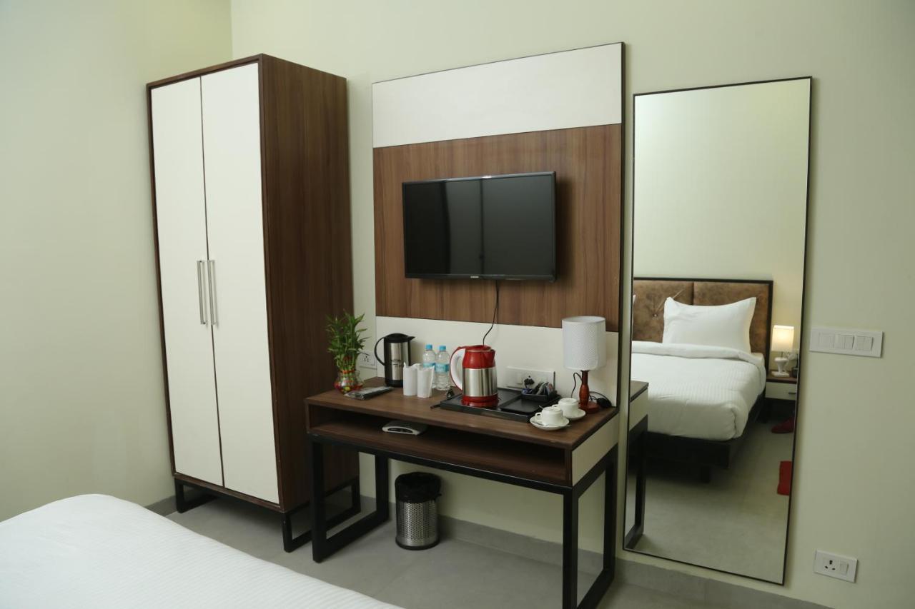 Vijay & Convention Hall Hotel