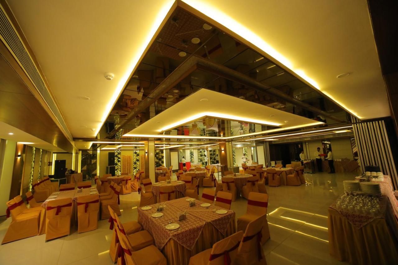 Hotel Vijay & Convention Hall 3*